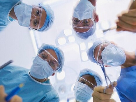 Белгородские хирурги на год «забыли» метровую салфетку в животе пациентки