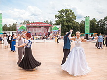 Танцовщики ВАО соревновались на танцевальном марафоне для пенсионеров