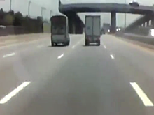 Видеорегистратор запечатлел падение автомобиля с эстакады