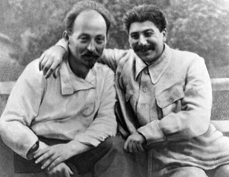 В ФСБ обнародовали письмо Дзержинского о слежке за Сталиным