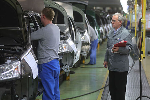 «АвтоВАЗ» объявил о новой программе досрочного выхода сотрудников на пенсию