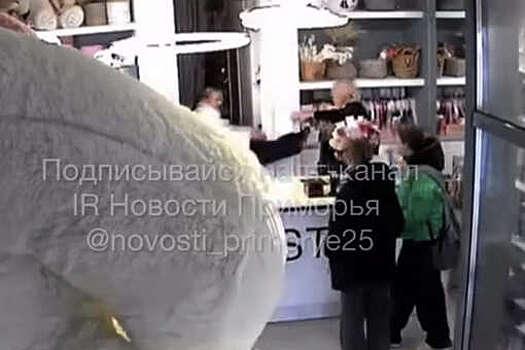 Пьяная женщина разгромила цветочный магазин во Владивостоке