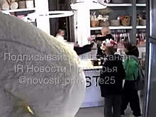 Пьяная женщина разгромила цветочный магазин во Владивостоке