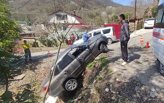 Спасатели помогли пожилой женщине в запертой квартире на юго-западе Москвы