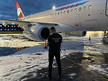 Пассажиры экстренно покинули самолет в Санкт-Петербурге после задымления двигателя