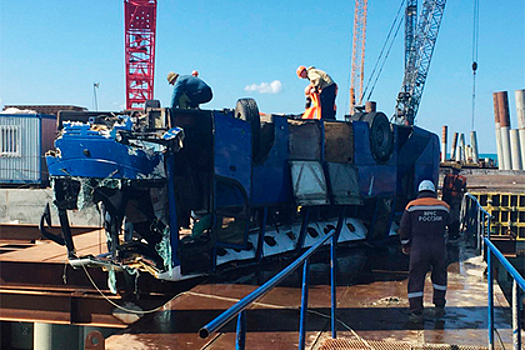 Выживший и очевидцы рассказали о падении автобуса в море на Кубани