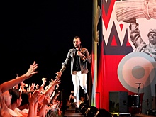 На День города в Измайловском парке выступили звёзды эстрады и провели перфомансы