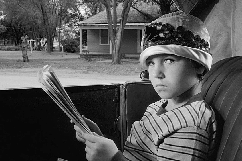 Татум О’Нил была признана "Лучшей актрисой второго плана" в 1973-ом году за роль в фильме "Бумажная луна". Девочке на тот момент было 10 лет. Кстати, спустя пару десятилетий героиня Татум в сериале "Секс в большом городе" не хотела покупать Кэрри туфли Маноло Бланик, которые пропали с празднования Дня рождения. Узнаете?