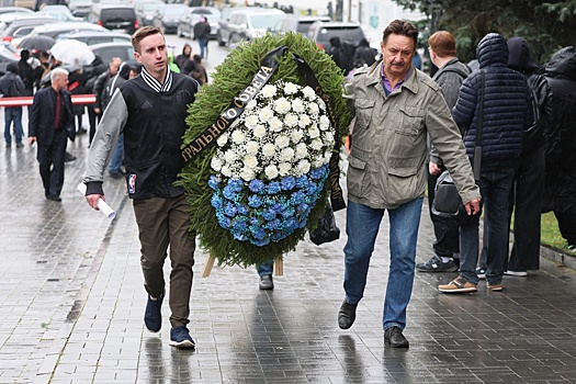 Лев Лещенко на прощании с Добрыниным: Ушел человек, определявший настроение эпохи