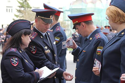 Глеб Никитин поздравил нижегородских полицейских с профессиональным праздником