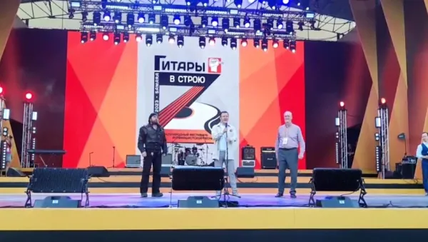 «На Самарской земле много патриотов, искренне преданных Родине»: Дмитрий Азаров открыл Международный фестиваль антифашистской песни