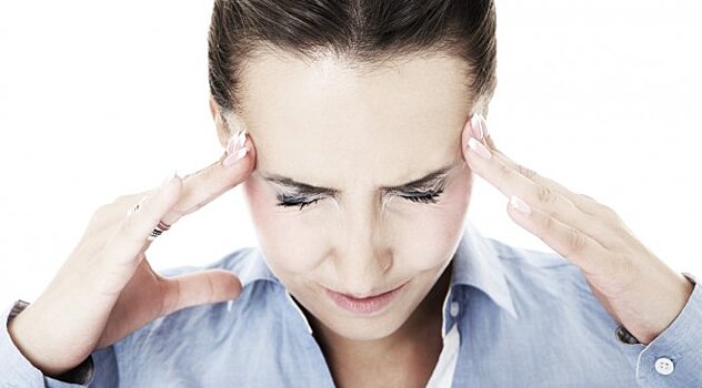 Медики назвали способ снизить риск появления мигрени летом