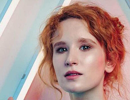 Монеточка снимается в комедии про поездку на Грушинский фестиваль