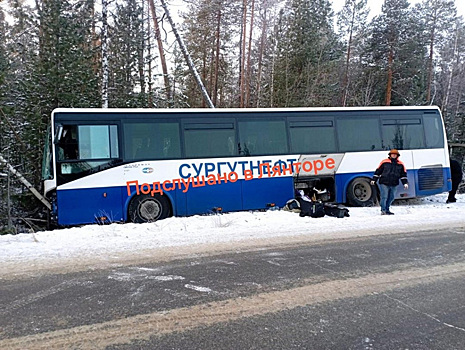 В ХМАО в ДТП с автобусом «Сургутнефтегаза» погибло два человека