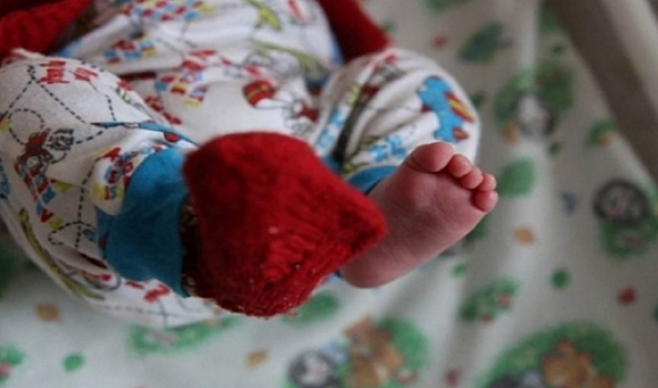 В Волгограде медики 2 месяца спасали 800-граммовую недоношенную девочку