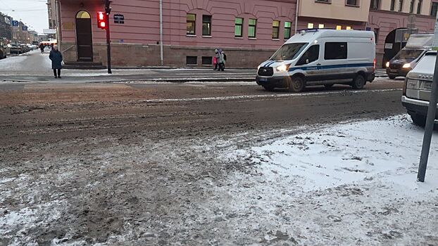 Пешеход получил серьезные травмы при наезде внедорожника на Невском проспекте