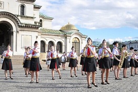 Оркестр девочек из школы № 1770 выступил на Днях культуры Москвы в Болгарии