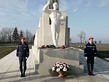 В честь Дня космонавтики состоялось возложение цветов к памятнику Гагарина и мотогонки