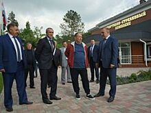 Глава Адыгеи провел встречу с президентом Стрелкового Союза России