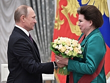 Путин поздравил Терешкову с днем рождения