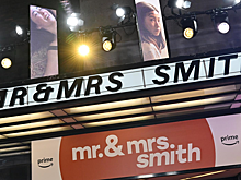 Съёмки 2 сезона «Мистера и миссис Смит», где должен был сыграть Марк Эйдельштейн, временно приостановлены