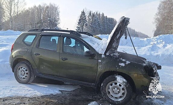 Житель Удмуртии сжёг машину, пытаясь её отогреть