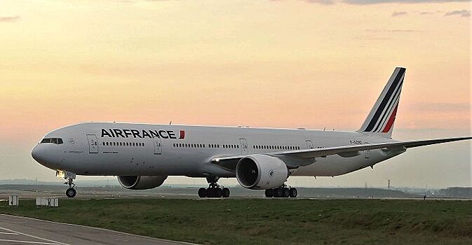 Все о самолете Боинг 777. Модельный ряд самолетов Boeing 777, характеристики, вместимость салона, скорость, вес