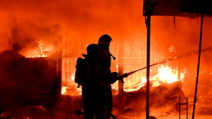 МЧС: пожар на базе отдыха в станице Голубицкой локализовали