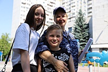 Сотрудники Росгвардии провели праздничный концерт в День семьи в Москве