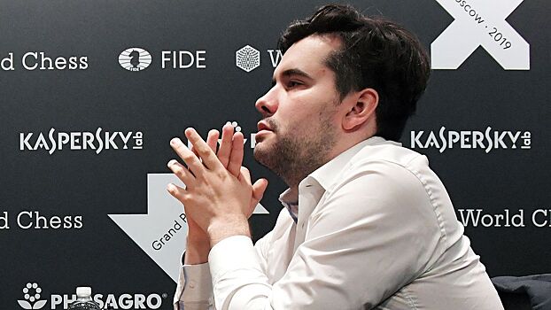 Победивший на Турнире претендентов российский шахматист Непомнящий остался на 4-й строчке в рейтинге FIDE