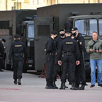Милиция ввела спецтехнику в центр Минска для разгона протестующих