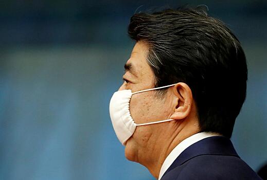 Премьер-министр Японии принял неожиданное решение