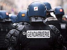 France-Presse: власти Франции вынуждены вывести на улицы бронетехнику для подавления беспорядков