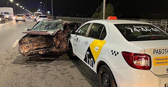 В массовом ДТП на шоссе Авиаторов в Волгограде погиб водитель, четверо пассажиров в больнице