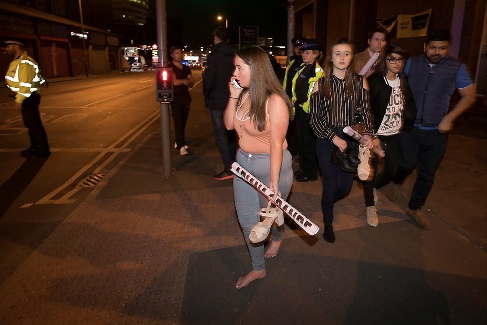 Выжившие в теракте на концерте Арианы Гранде в Манчестере подали в суд на МИ-5