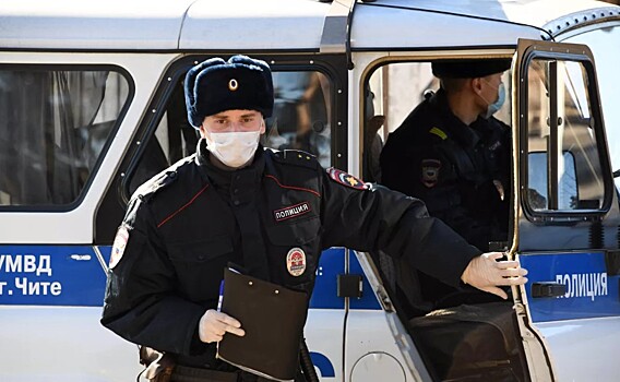 Вечеринка двух москвичей и украинки закончилась в отделении полиции