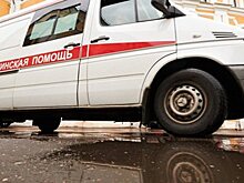 Труп мужчины с признаками падения с высоты обнаружен у жилого дома на севере Москвы