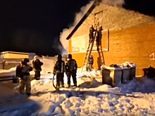 Гараж с «Газелью» сгорели на улице Маяковского в Ижевске