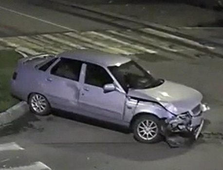 В Анапе «Лада» протаранила иномарку (видео)