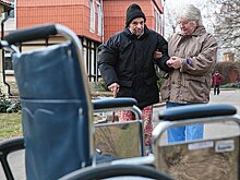 С памперсами — в очередь. Правительство утвердило поставщика белья для инвалидов. Как это отразится на больных?
