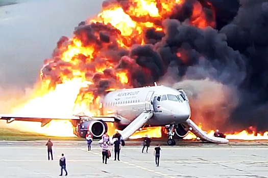 МАК: К крушению SSJ-100 в Москве привели «некоординированные» действия пилота