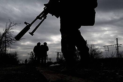 Трое российских чиновников решили уйти на СВО добровольцами