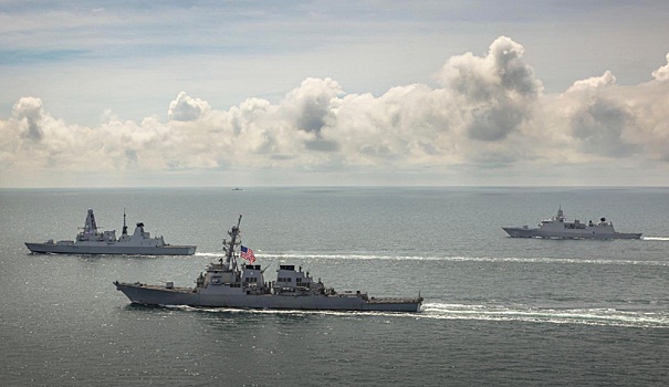 В Великобритании «не заметили» предупредительную атаку корабля Defender в российских водах