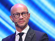 Штраф до 500 тысяч рублей может грозить Хрусталеву за дебош в самолете