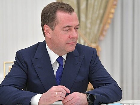 Политолог заявил, что статья Медведева является сигналом для западных элит