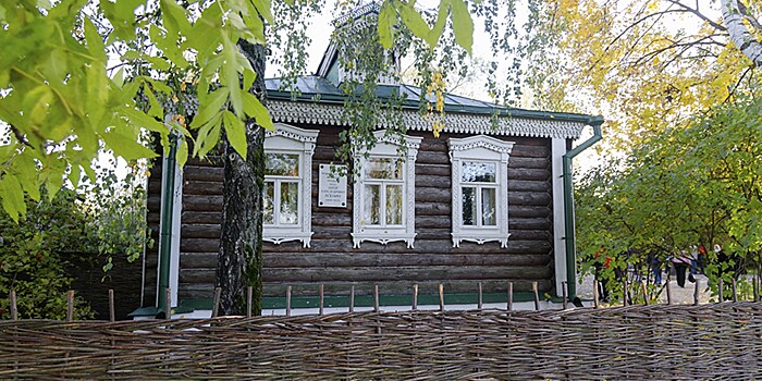 Перечислены пять атмосферных писательских усадеб в России
