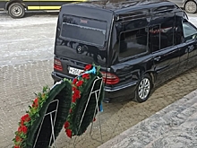 В Екатеринбурге состоялось прощание с легендарным хоккеистом Николаем Дураковым