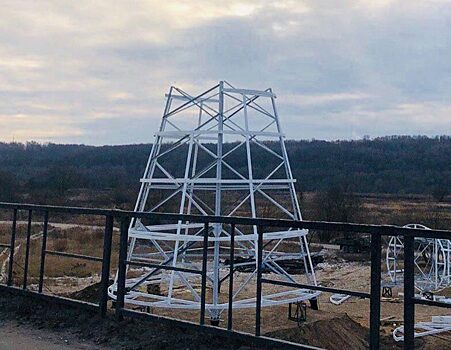 На въезде в Калуге начался монтаж «космической» опоры ЛЭП