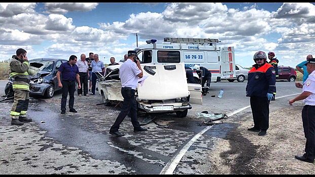 В ДТП у Елшанского кладбища пострадали три человека