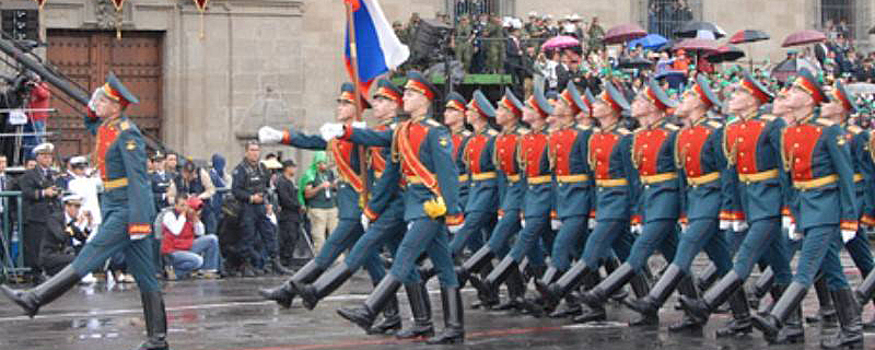 США назвали «странным» решение Мексики пригласить российских военных на парад